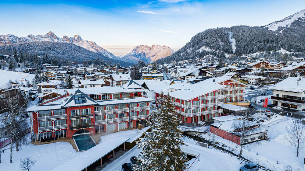 wunderschöne Außen Ansicht der Region Seefeld und vom Das Hotel Eden 