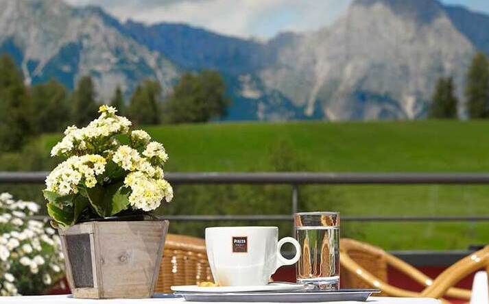 Terrazza nell'area seminari del Das Hotel Eden Seefeld