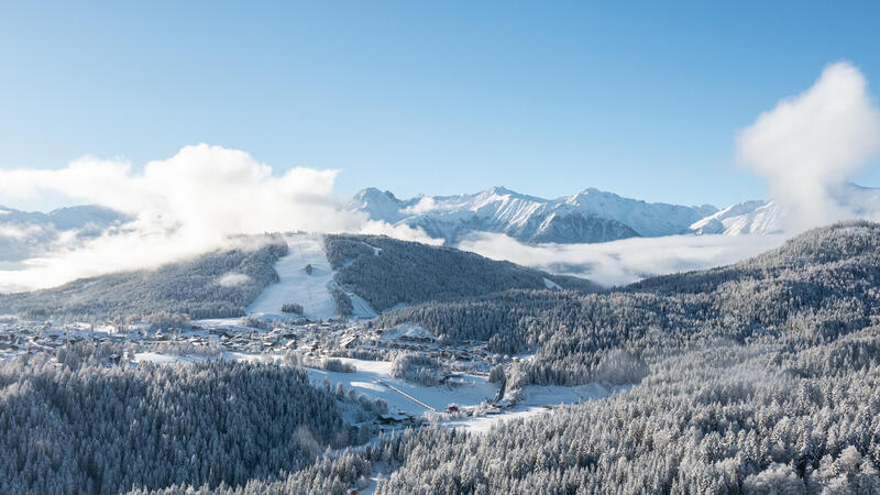 Neuschnee mit Blick auf den Gschwandtkopf in der Region Seefeld