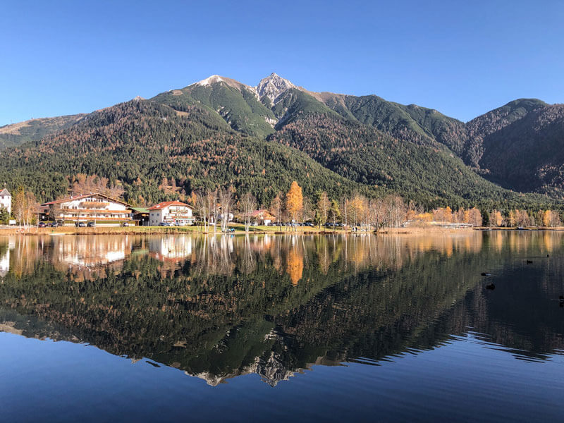 L'autunno sul Wildsee con Reither Spitze e la sua riflessione