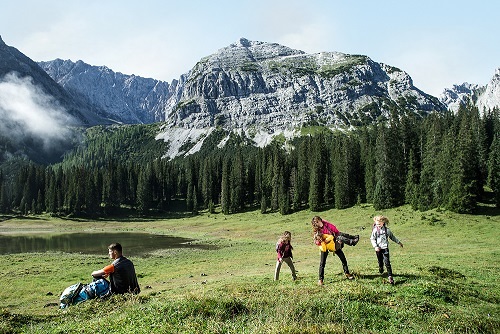 golf nella regione di seefeld in tirolo