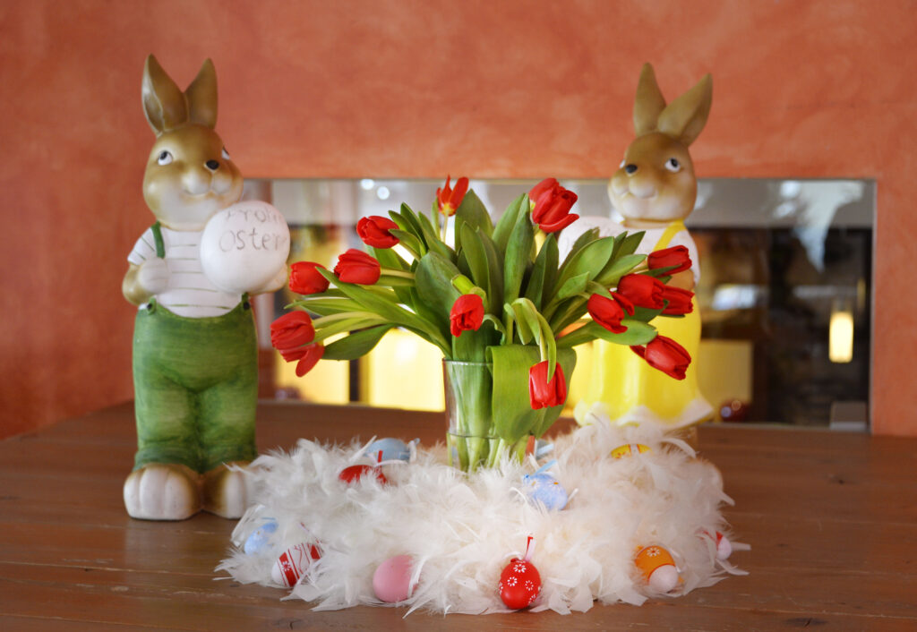adams-bistro-osterbild-hasen-tulpen-quer