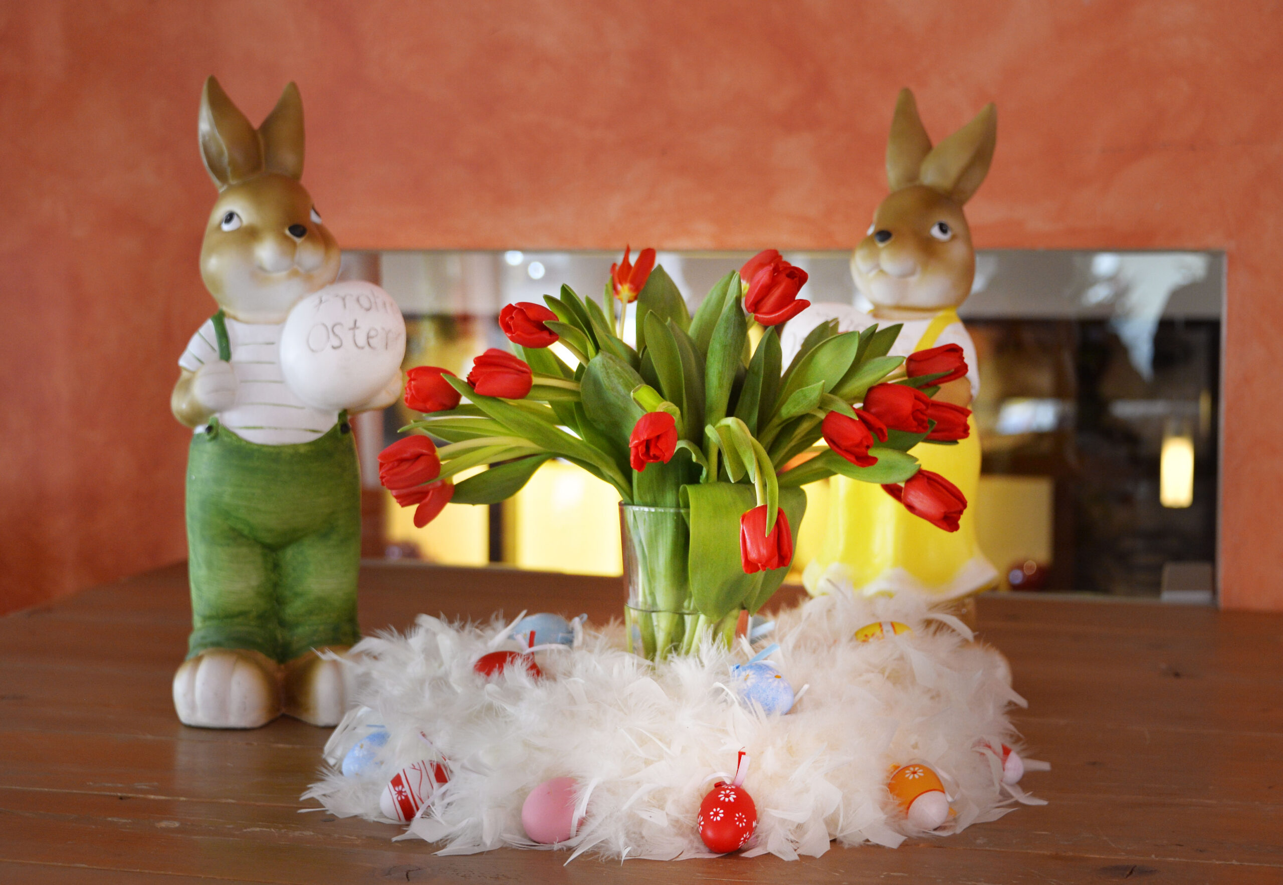 adams-bistro-osterbild-hasen-tulpen-quer