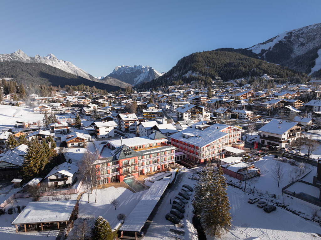 aussenaufnahme-luft-blickrosshuette-dashoteleden