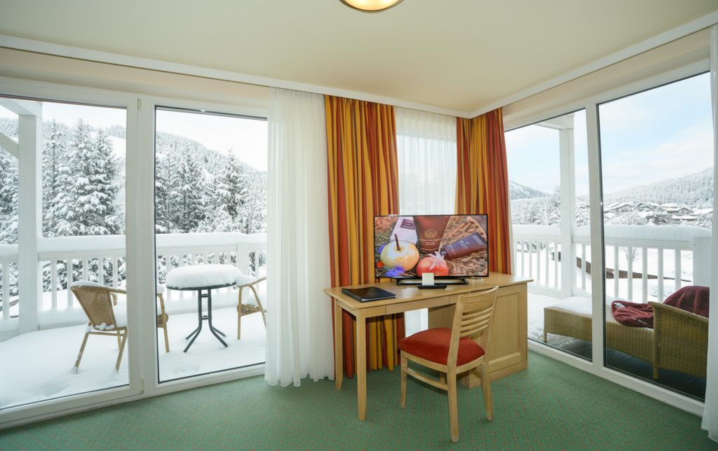 suite-stammhaus-ausblick-das-hotel-eden-1-winter